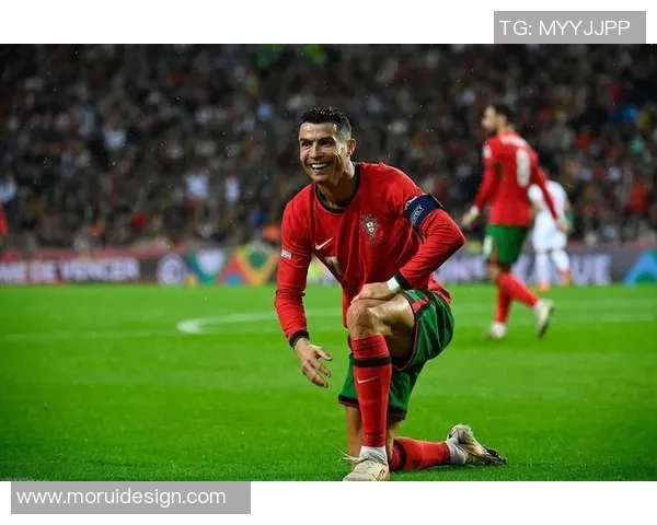 以C罗头像为标志的世界级足球巨星是谁 他在足坛的成就和影响力揭秘